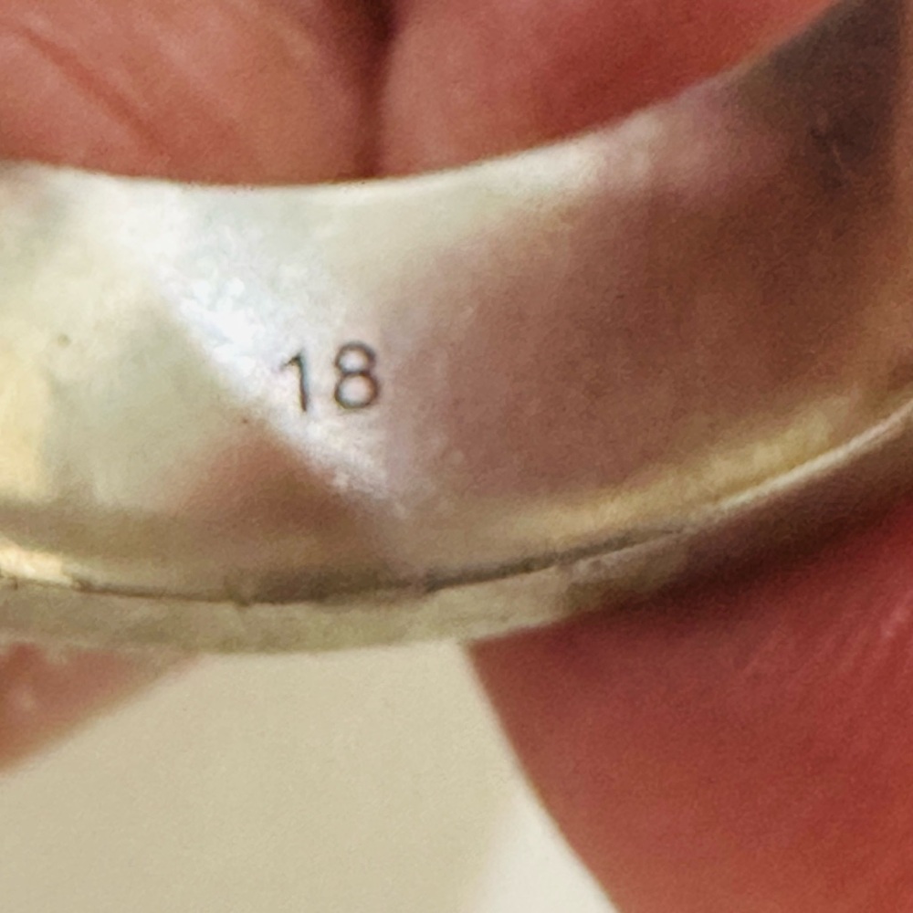 Gucci Marmont GG Wide Silver Band Ring - Picture 9 of 13